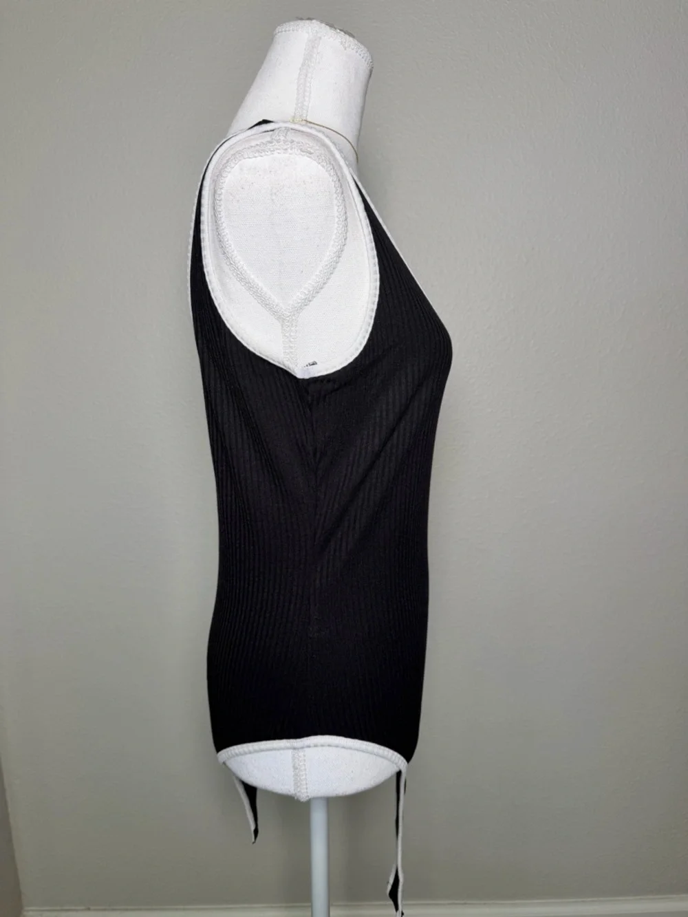 New - Black Ribbed Contrast-Trim Bodysuit - Picture 4 of 6